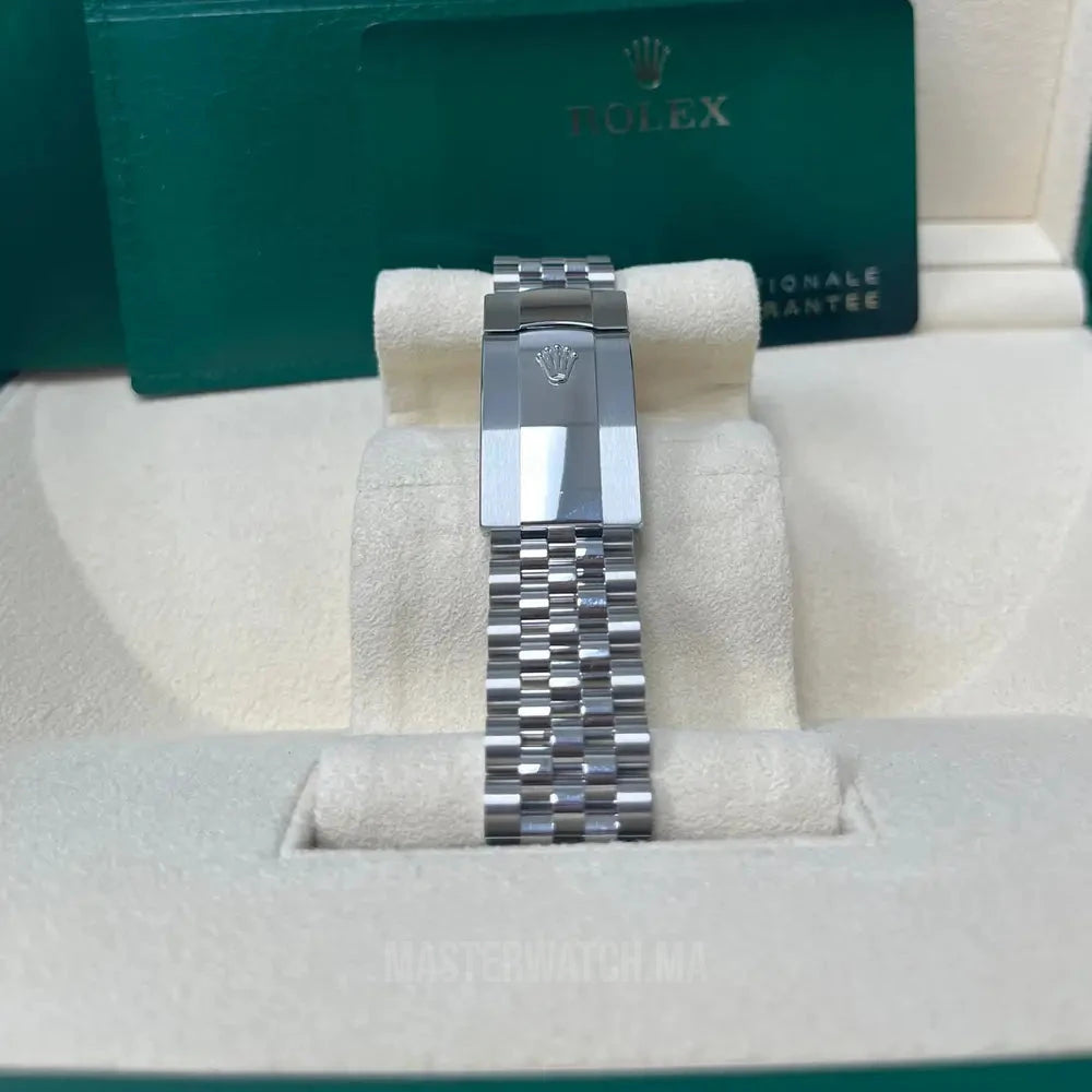 Datejust - 41mm Black Dial Jubilee